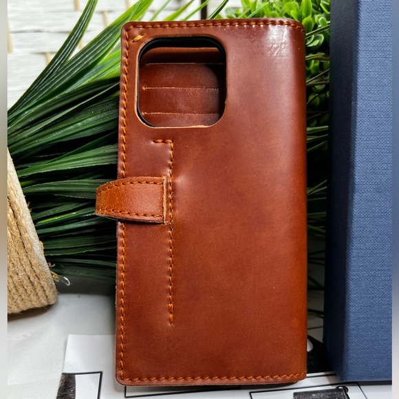 Nicola Meyer Geniune Shell CORDOVAN Vegetable Tanned Leather Iphone 13Pro Case - Picture 5 of 6